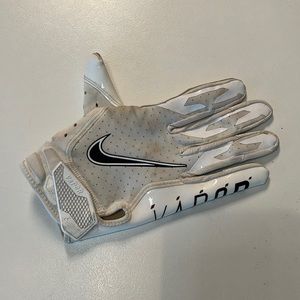 Nike vapor football glove
